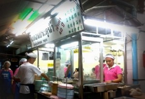 ピンクのカオマンガイ店